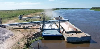 Puerto Busch moviliza yeso a Paraguay