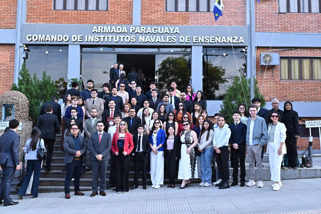 Estudiantes de Derecho Marítimo visitaron la Armada y la ANNP